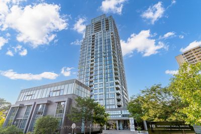 2402 - 18 Graydon Hall Dr, Condo with 1 bedrooms, 1 bathrooms and 1 parking in North York ON | Image 1