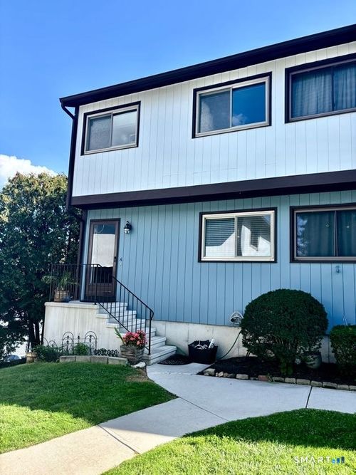 17a-27 Crows Nest Ln, Danbury, CT, 06810-2016 | Card Image