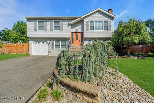 30 Eric Dr, Howell, NJ, 07731-1952 | Card Image