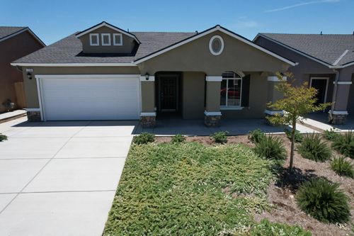 909 Grangeville Ave, Avenal, CA, 93204-2069 | Card Image