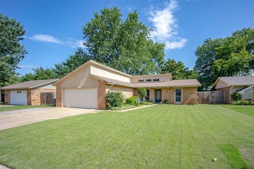 1909 Oakcreek Dr, Norman, OK, 73071-1224 | Card Image