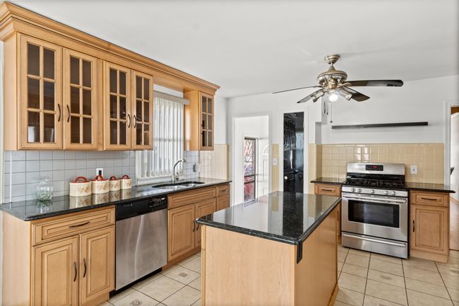 Kitchen | Image 16