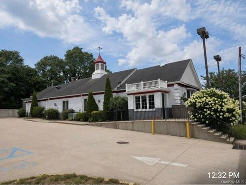 553 Hawkins Ave, Ronkonkoma, NY, 11779-2325 | Card Image