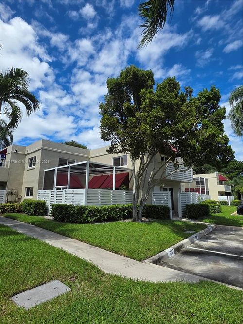 563 Nw 98th Ave, Plantation, FL, 33324-4955 | Card Image