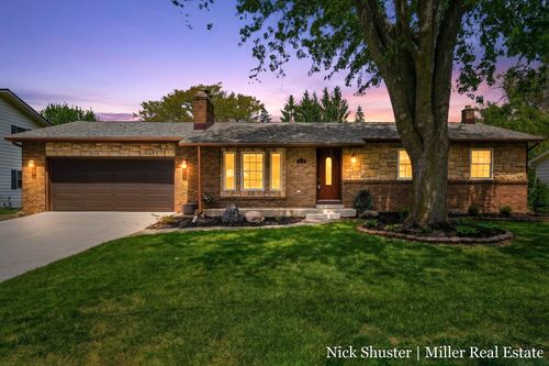 115 W North St, Hastings, MI, 49058-1027 | Card Image