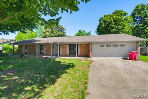 126 Bradley Dr, Sikeston, MO, 63801-4658 | Card Image