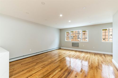 215 Beach 96th St, Rockaway Beach, NY, 11693-1372 | Card Image