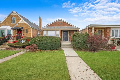8941 S Luella Ave, CHICAGO, IL, 60617-3006 | Card Image
