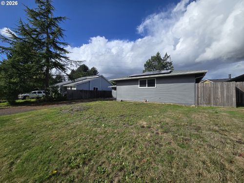 158 Alturas Dr, Kelso, WA, 98626-1802 | Card Image