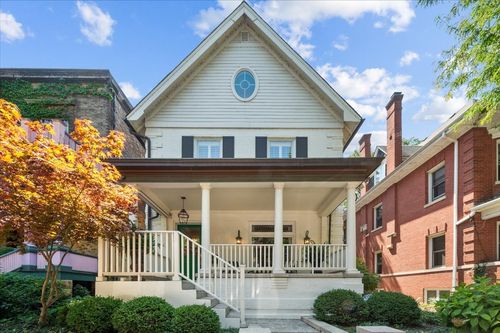 837 W Junior Ter, Chicago, IL, 60613-1607 | Card Image