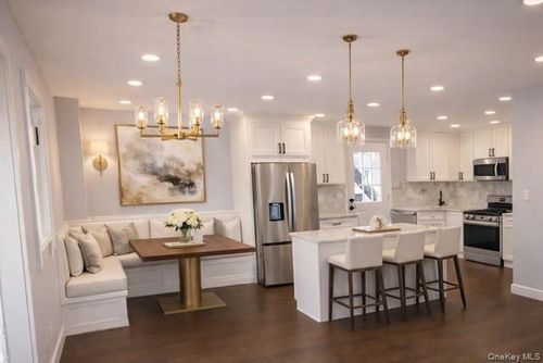 268 Spruce St, West Hempstead, NY, 11552-2408 | Card Image