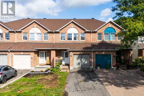 33 Inverkip Ave, Ottawa, ON, K1T4B7 | Card Image
