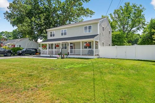 29 Edgemere Dr, Seekonk, MA, 02771-2214 | Card Image