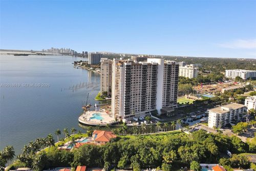 1502-1800 Ne 114th St, Miami, FL, 33181-3420 | Card Image