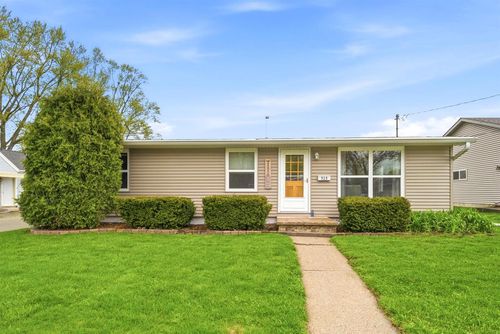 920 N Lark Street, OSHKOSH, WI, 54902 | Card Image