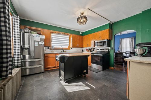 66 Spruce St, Berlin, NH, 03570-2573 | Card Image