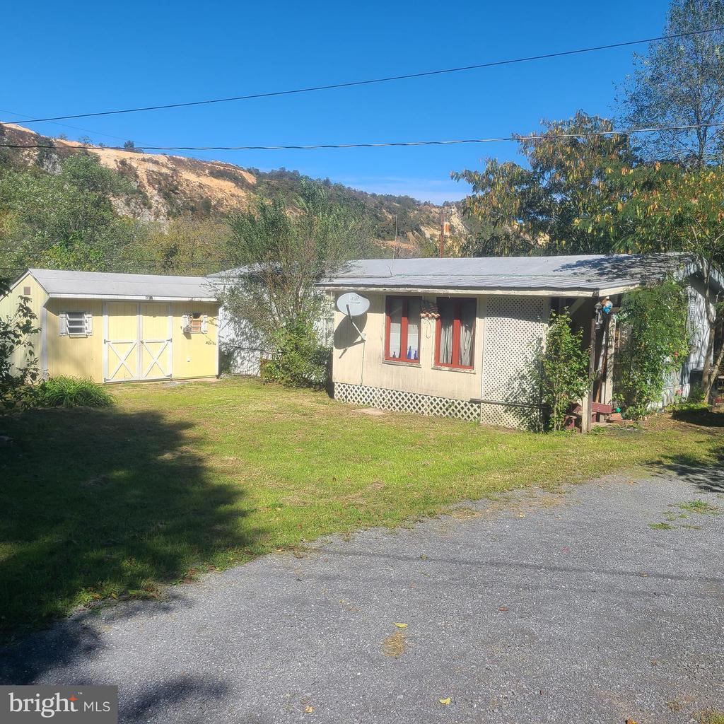 Jacob St, Berkeley Springs, WV 25411