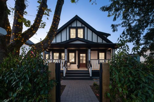 1-375 E 33rd Ave, Vancouver, BC, V5V2Z8 | Card Image