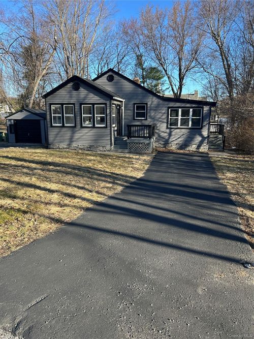 23 Wright Ave, Hyde Park, NY, 12538-2412 | Card Image