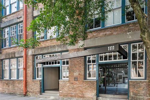 apt-102-1111 S Peters St, New Orleans, LA, 70130-1709 | Card Image