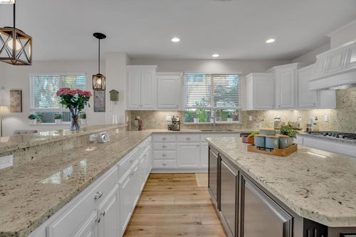 6144 6144 Seneca Cir, Discovery Bay, CA, 94505 | Card Image