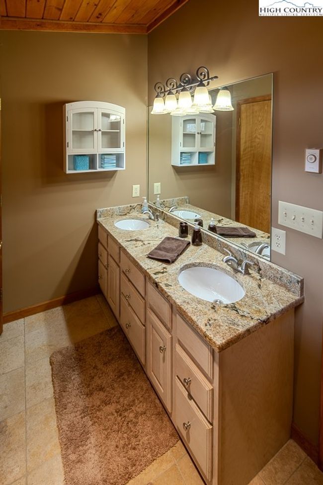 112 N Pinnacle Ridge Rd, House other with 4 bedrooms, 4 bathrooms and null parking in Beech Mountain NC | Image 17