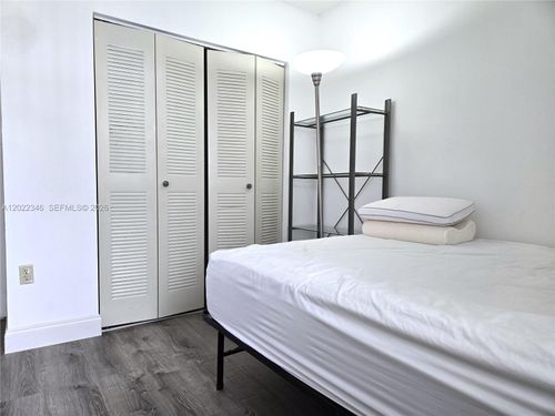 b-108-900 Sw 104th Ct, Miami, FL, 33174-3831 | Card Image