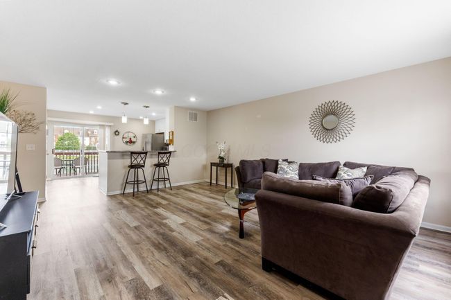 1080 Shady Lake Dr, Condo with 2 bedrooms, 4 bathrooms and null parking in Columbus OH | Image 10
