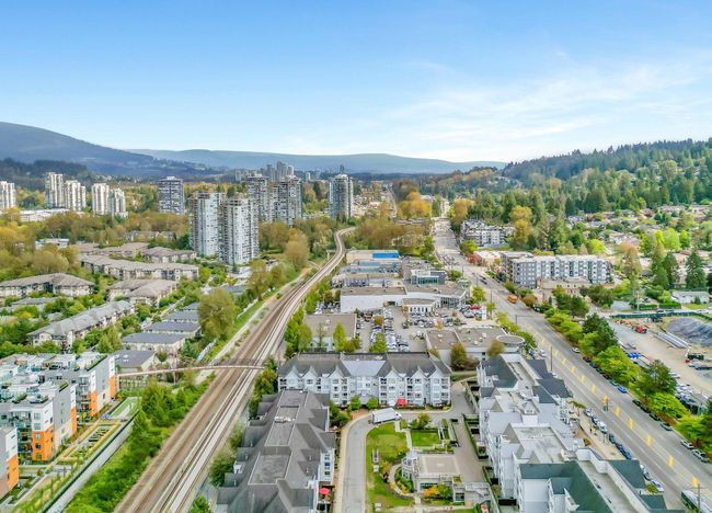 213 - 3148 St Johns St, Condo with 2 bedrooms, 2 bathrooms and 2 parking in Port Moody BC | Image 4