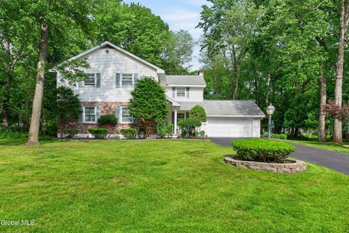 888 Meadow Ln, Niskayuna, NY, 12309-6524 | Card Image