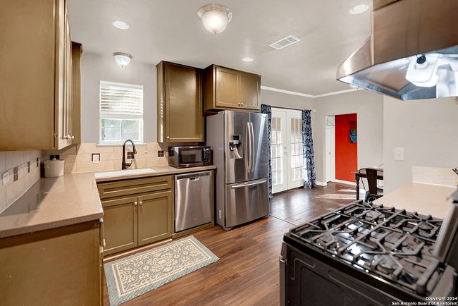 404 Schneider St, House other with 3 bedrooms, 2 bathrooms and null parking in Poth TX | Image 7