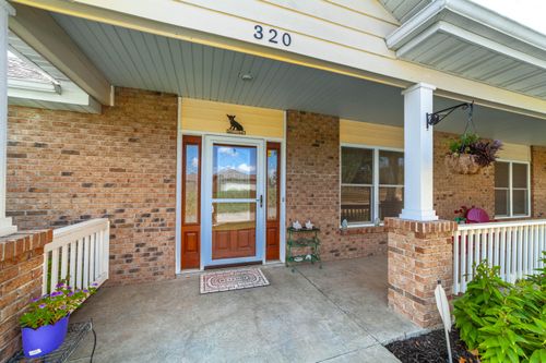 320 E Honey Ln, Columbia, MO, 65202-1142 | Card Image