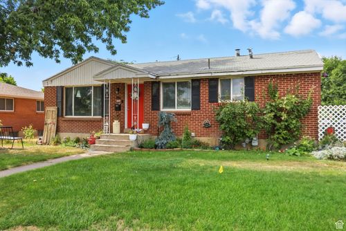 186 Sycamore Cir, Clearfield, UT, 84015-2249 | Card Image