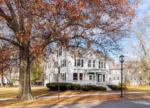 1949 Massachusetts Ave, Lexington, MA, 02421-4802 | Card Image