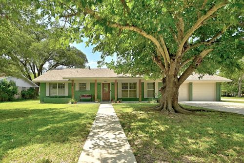 905 Vogel Dr, Lockhart, TX, 78644-3343 | Card Image