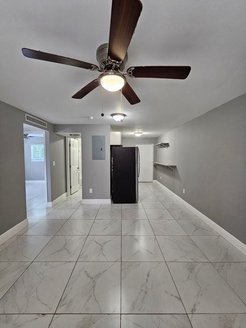 a-933 W 7th St, Riviera Beach, FL, 33404-7803 | Card Image