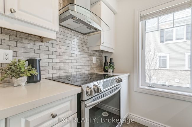 979 Nadalin Hts, House attached with 4 bedrooms, 2 bathrooms and 1 parking in Milton ON | Image 19