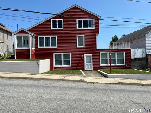 37 Van Den Noort St, Putnam, CT, 06260-1517 | Card Image