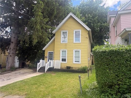 121 Maurice Ave, Syracuse, NY, 13207-2246 | Card Image