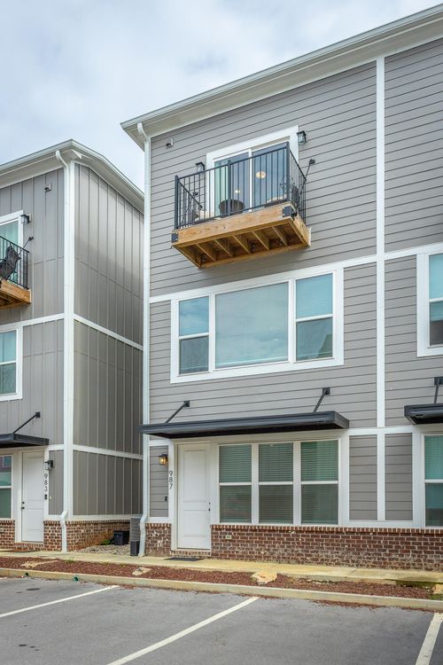 987 Montague Pl, Chattanooga, TN, 37408-2001 | Card Image