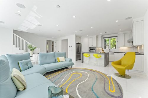 125 Toretta, Irvine, CA, 92602-1879 | Card Image