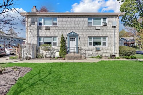1b-84 Cardinal Ln, Islip, NY, 11751-3370 | Card Image