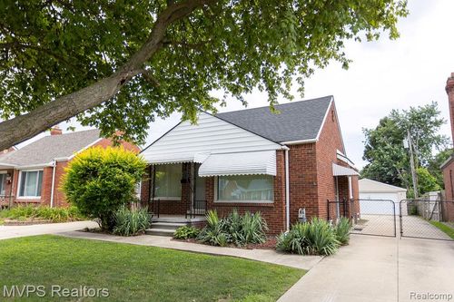 22746 David Ave, Eastpointe, MI, 48021-1825 | Card Image