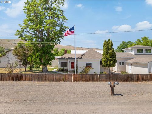 1445 14th St, BakerCity, OR, 97814 | Card Image