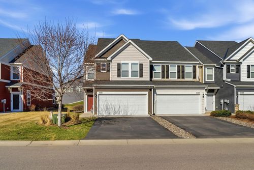 5581 Yucca Ln N, Plymouth, MN, 55446-3886 | Card Image