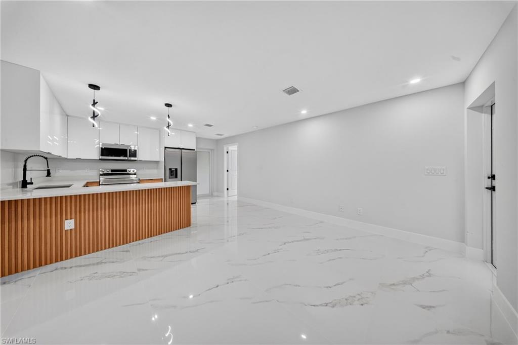 Residential in LEHIGH ACRES 3
