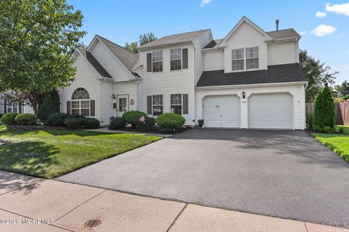 111 Nutmeg Rd, Aberdeen, NJ, 07747-1361 | Card Image