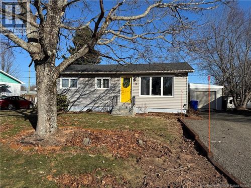 44 Lansdowne Crt, Riverview, NB, E1B3E3 | Card Image
