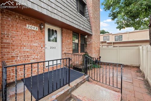 2043 Sussex Ln, Colorado Springs, CO, 80909-1524 | Card Image