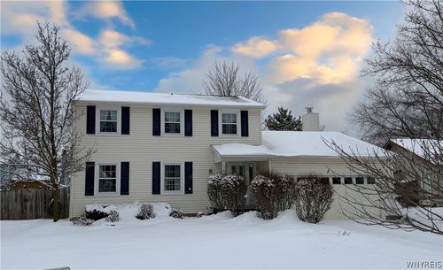 168 Continental Dr, Lockport, NY, 14094-5224 | Card Image